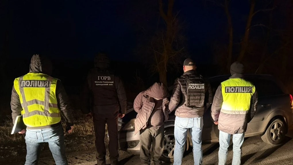 Гідрокостюми та об’їзні шляхи: на Вінниччині заблокували два канали втечі до Молдови