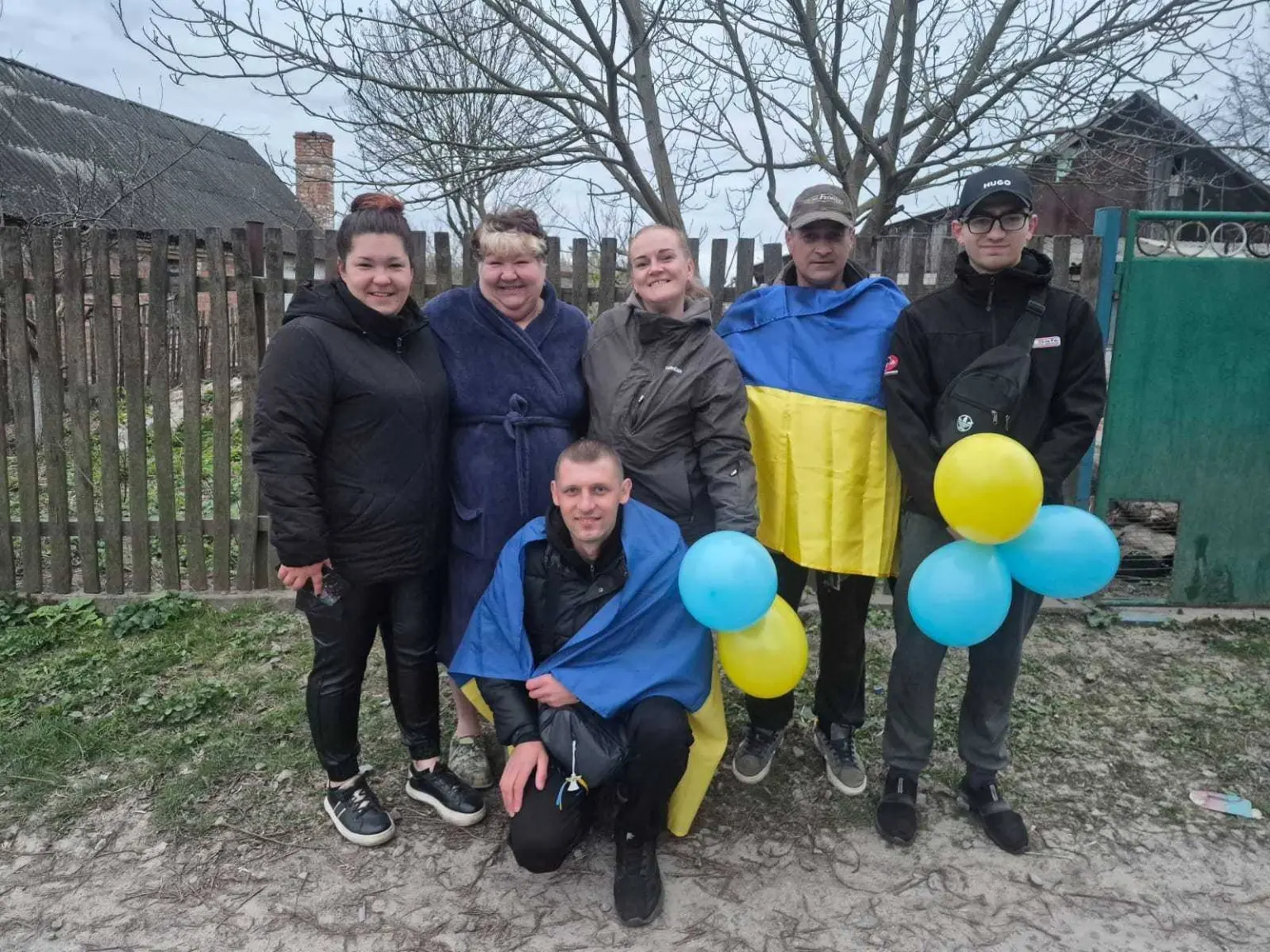 Ніч, коли чекання стало зустріччю: у Хмільнику привітали звільненого з полону бійця