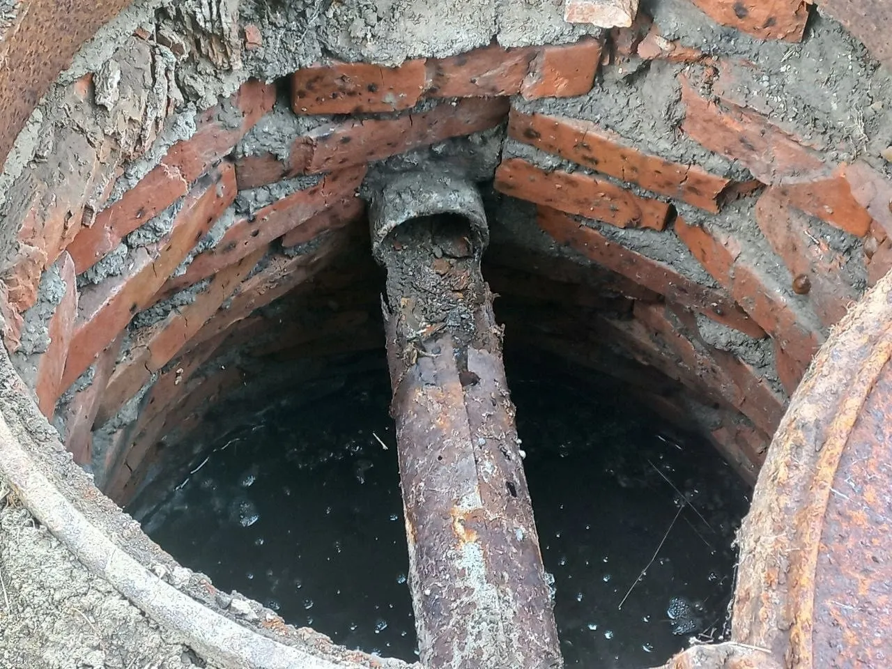 У Вінниці ліквідували незаконний злив нечистот у річку Дьогтянчик