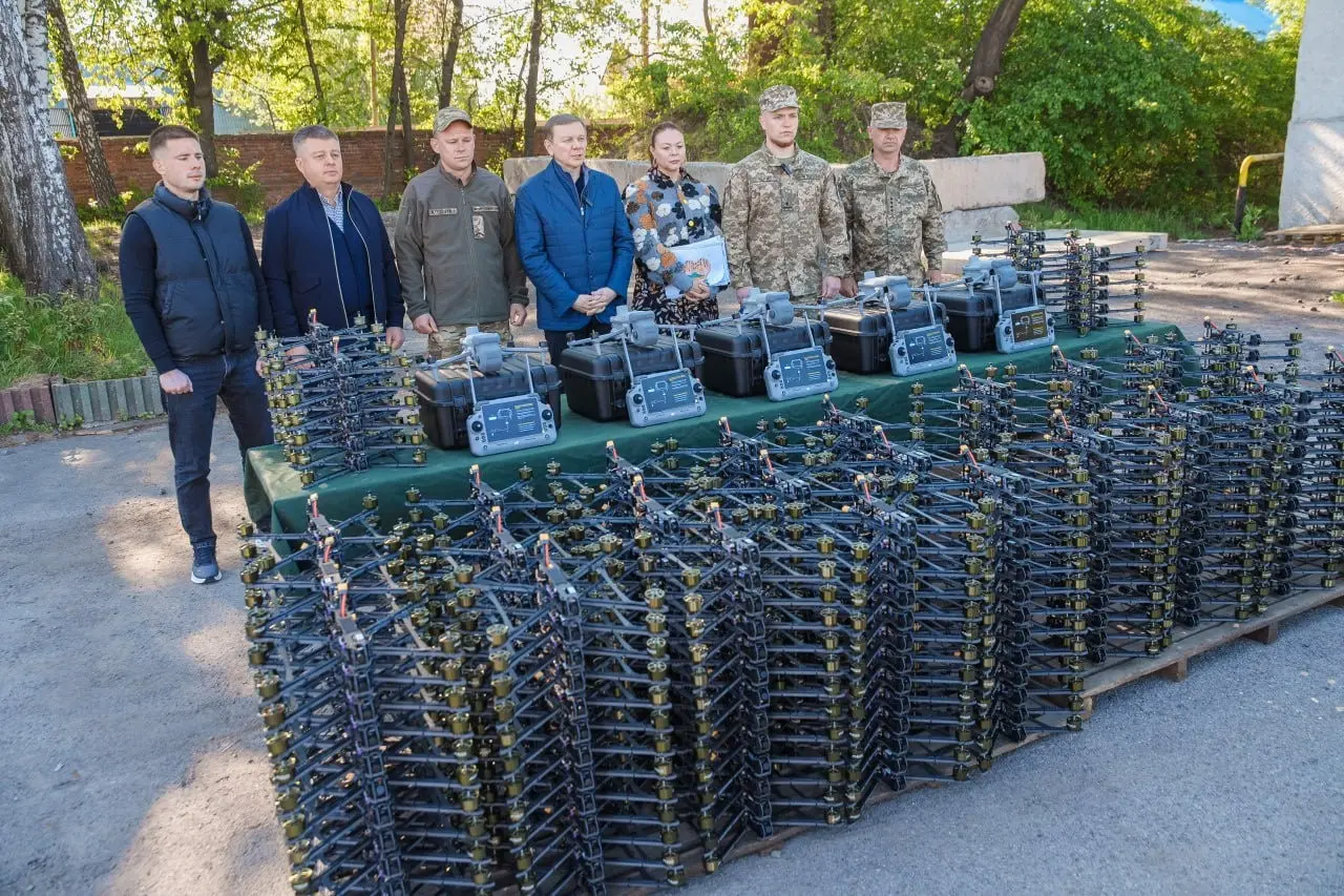 Для бійців 120-ї бригади ТрО на Лиманський напрямок відправили масштабну партію безпілотників
