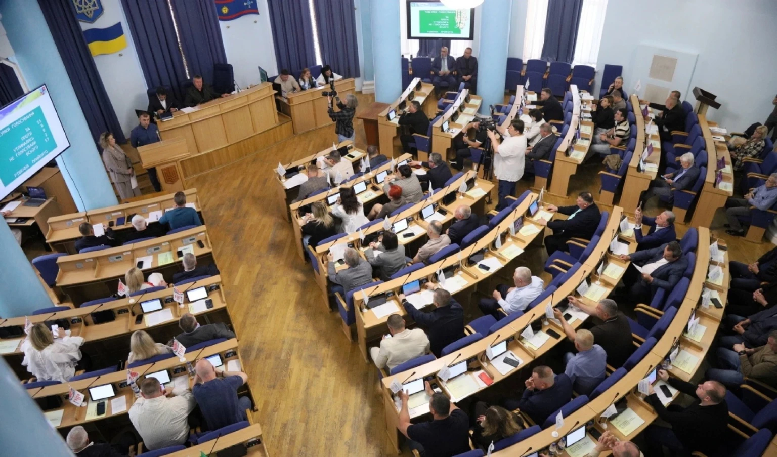 Масштабна підтримка ЗСУ та нові будівництва у лікарнях: підсумки 81 сесії Вінницької облради