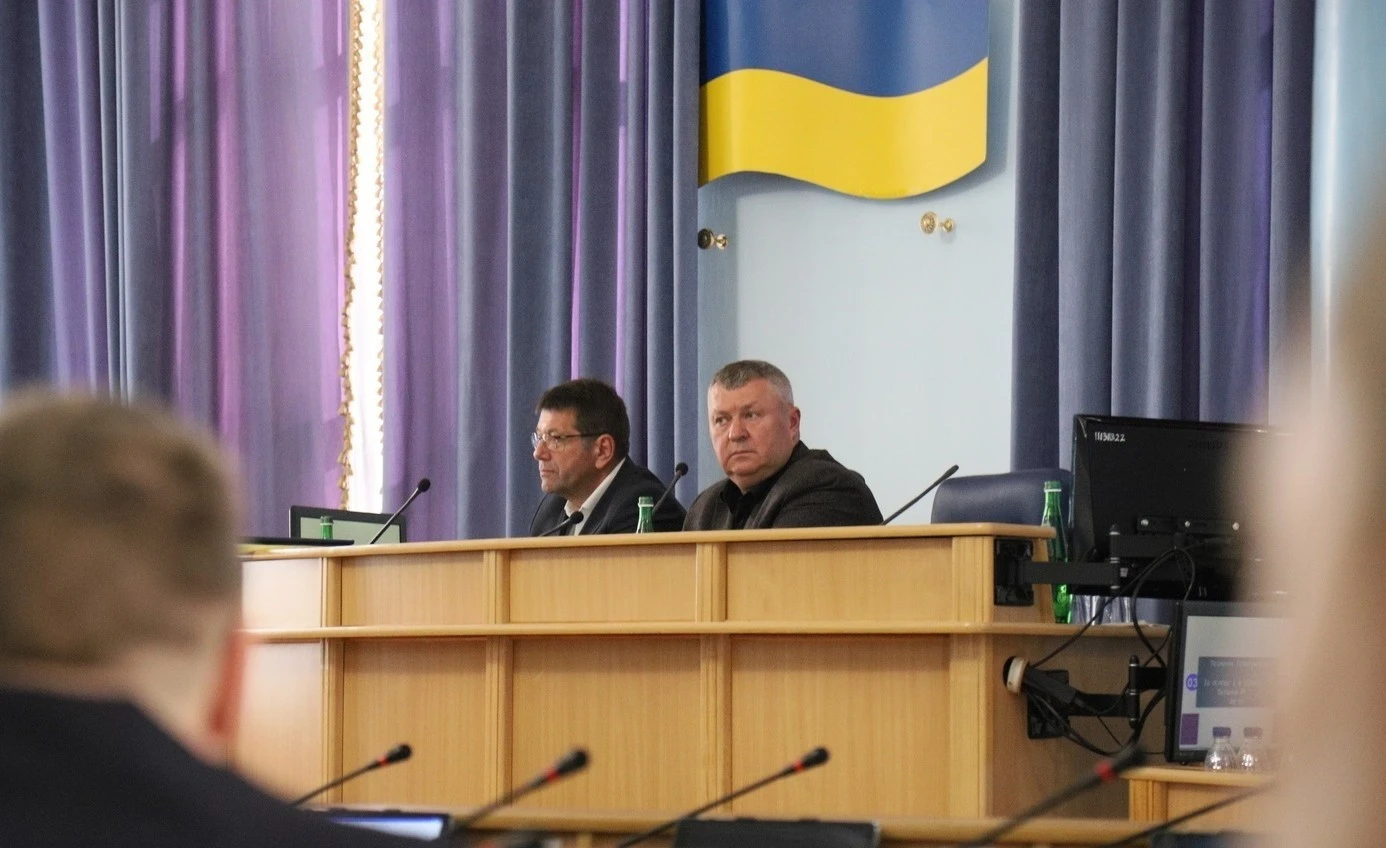 Масштабна підтримка ЗСУ та нові будівництва у лікарнях: підсумки 81 сесії Вінницької облради
