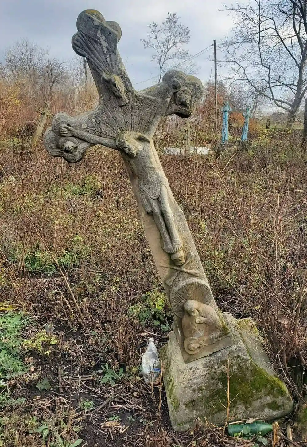 Старовинний некрополь на Вінниччині вражає майстерністю каменотесів